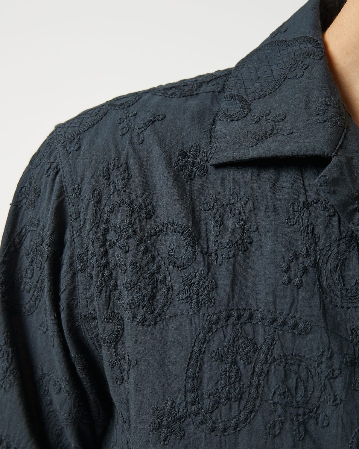 Paisley Embroidery SS - Black - Image 4